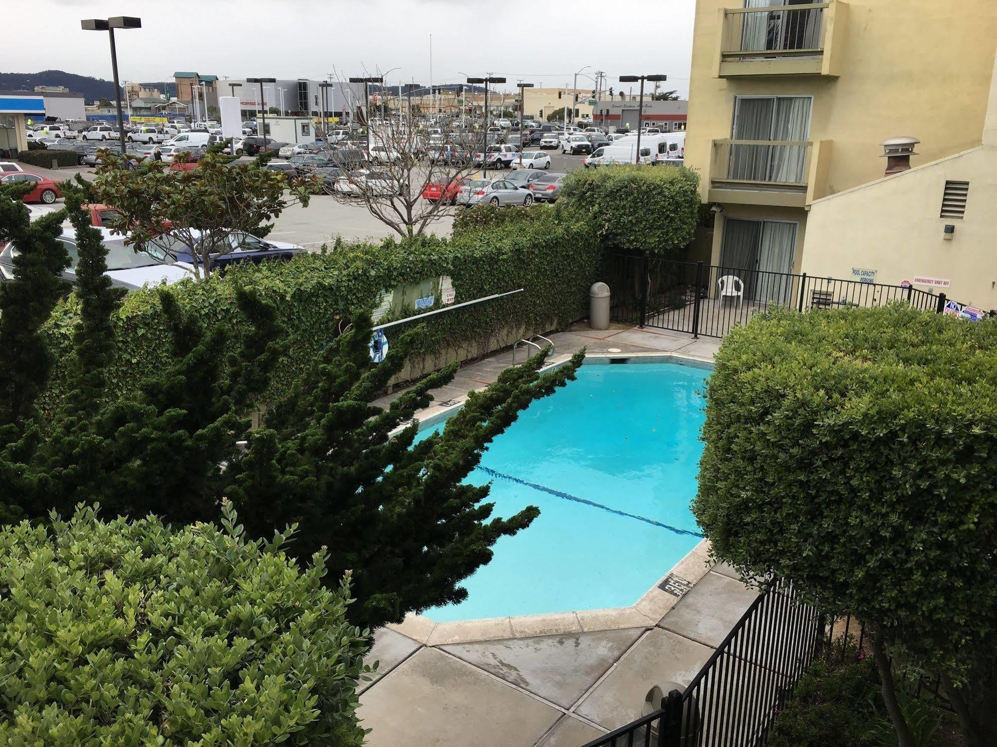 Sand Dollar Inn Seaside Exterior photo